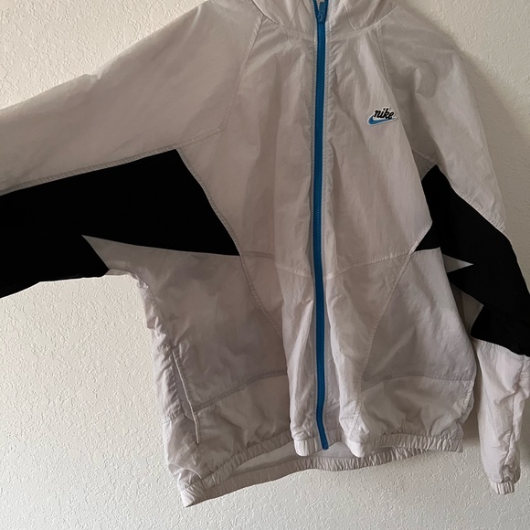 Nike Windbreaker - Picture 3 of 3